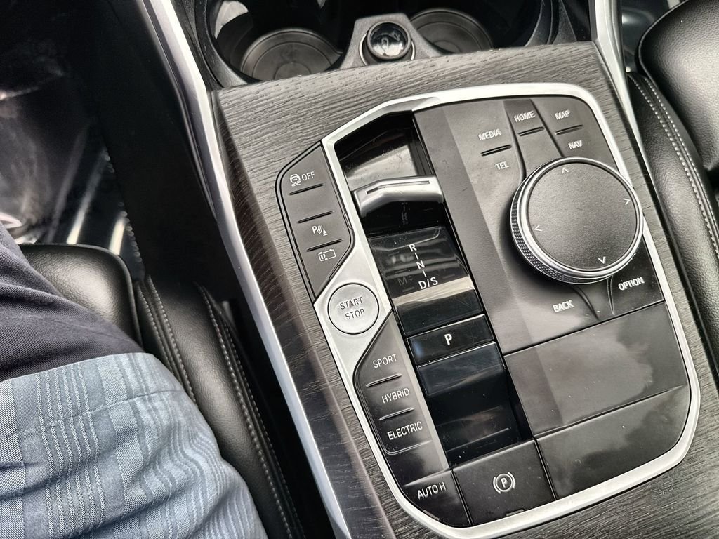 2023 BMW 3 Series 330e - Photo 28