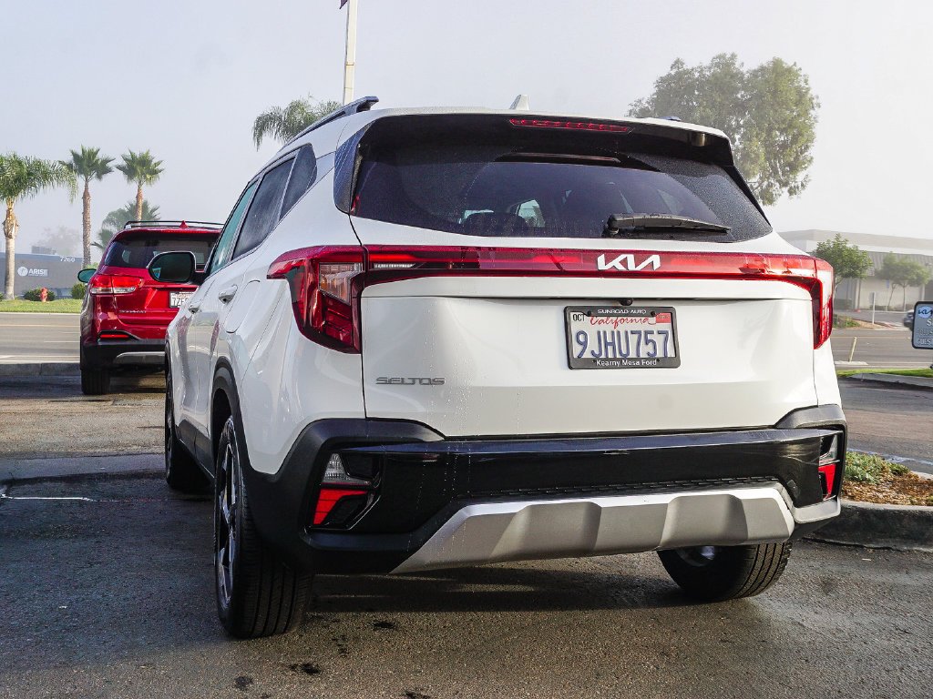 Used 2024 White Kia EX image 5