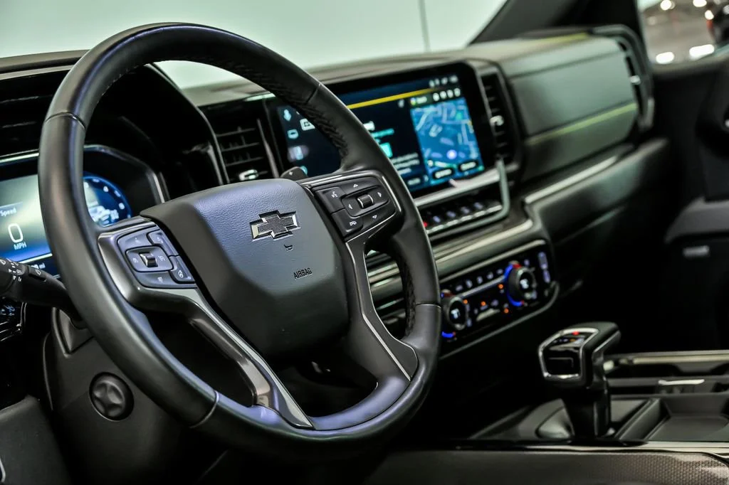 Used 2025 Black Chevrolet ZR2 image 18