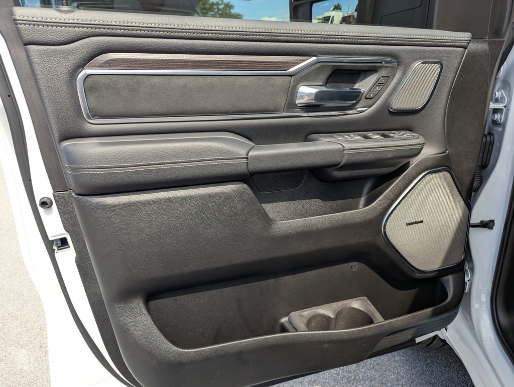 2026 RAM 1500 Laramie - Photo 17