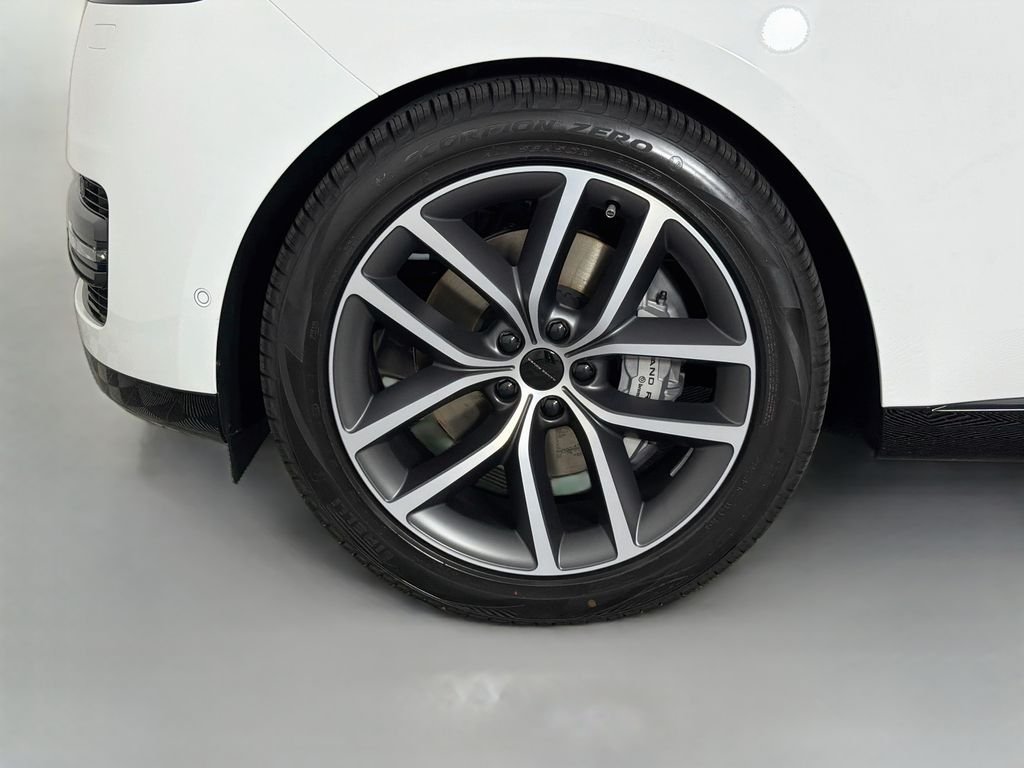 New 2026 Fuji White Land Rover SE 7 Seats image 33