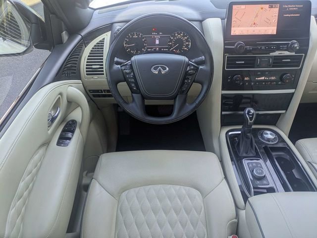 Used 2024 White INFINITI Sensory image 17
