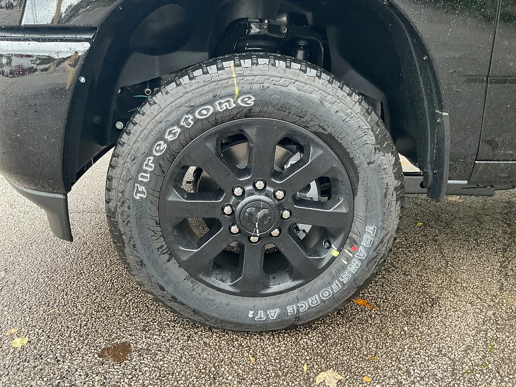 New 2027 Diamond Black Crystal Pearl-Coat Exterior Paint RAM Laramie image 16