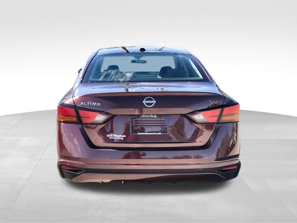 Used 2024 Red Nissan 2.5 SV image 7