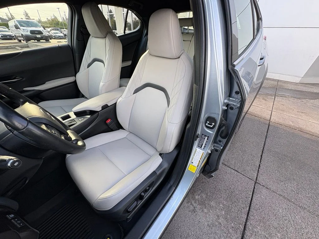 Used 2023 Silver Lexus 250h Base image 12