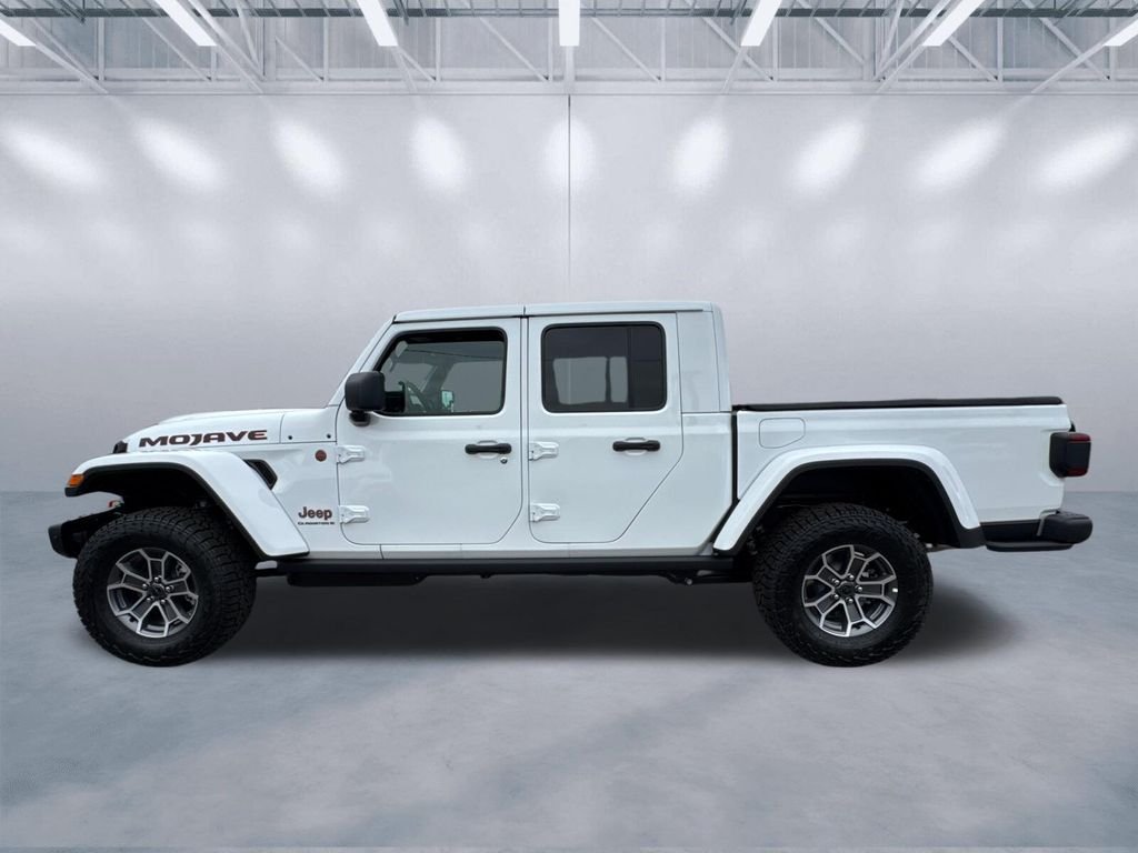 New 2026 Bright White Clear-Coat Exterior Paint Jeep Mojave X image 3