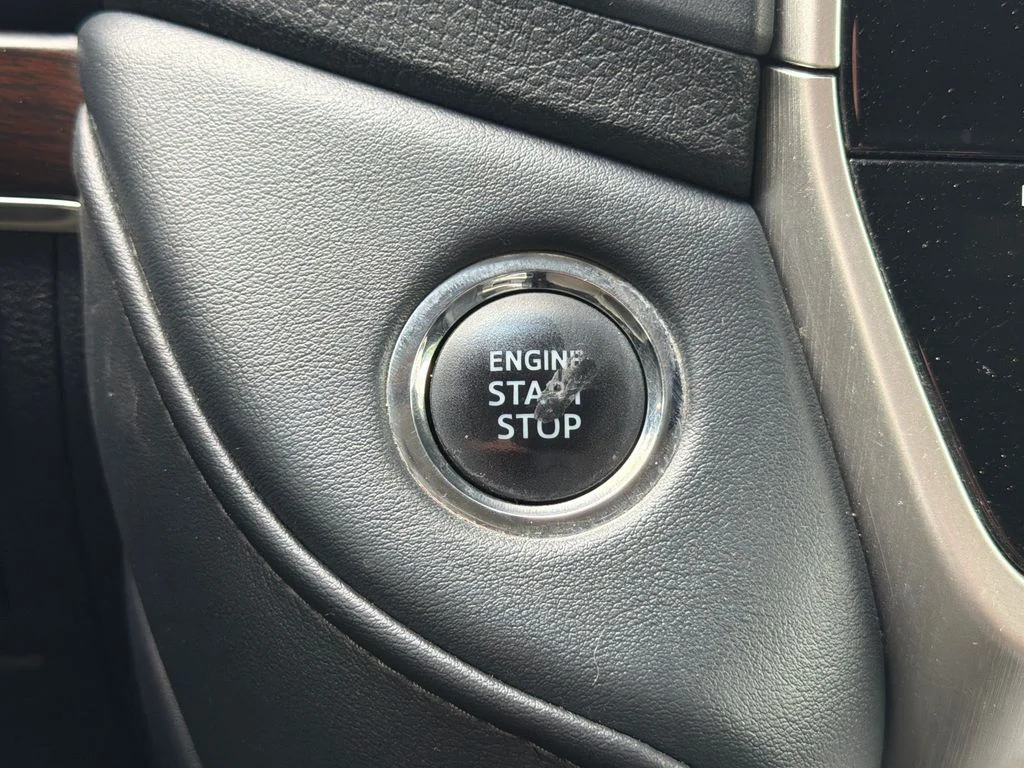Used 2018 Blizzard Pearl Toyota  image 25