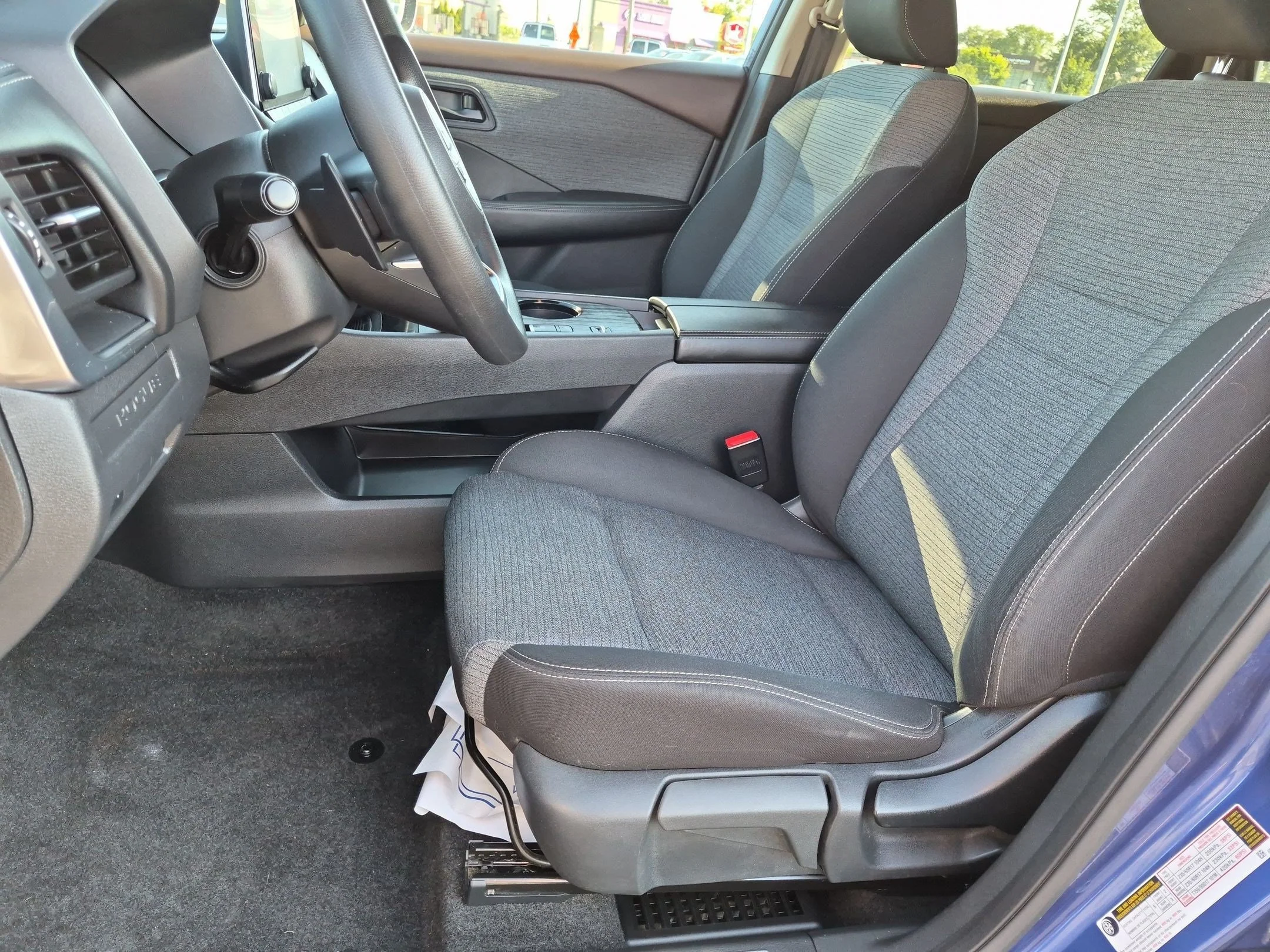 Used 2022 Caspian Blue Metallic Nissan S image 11