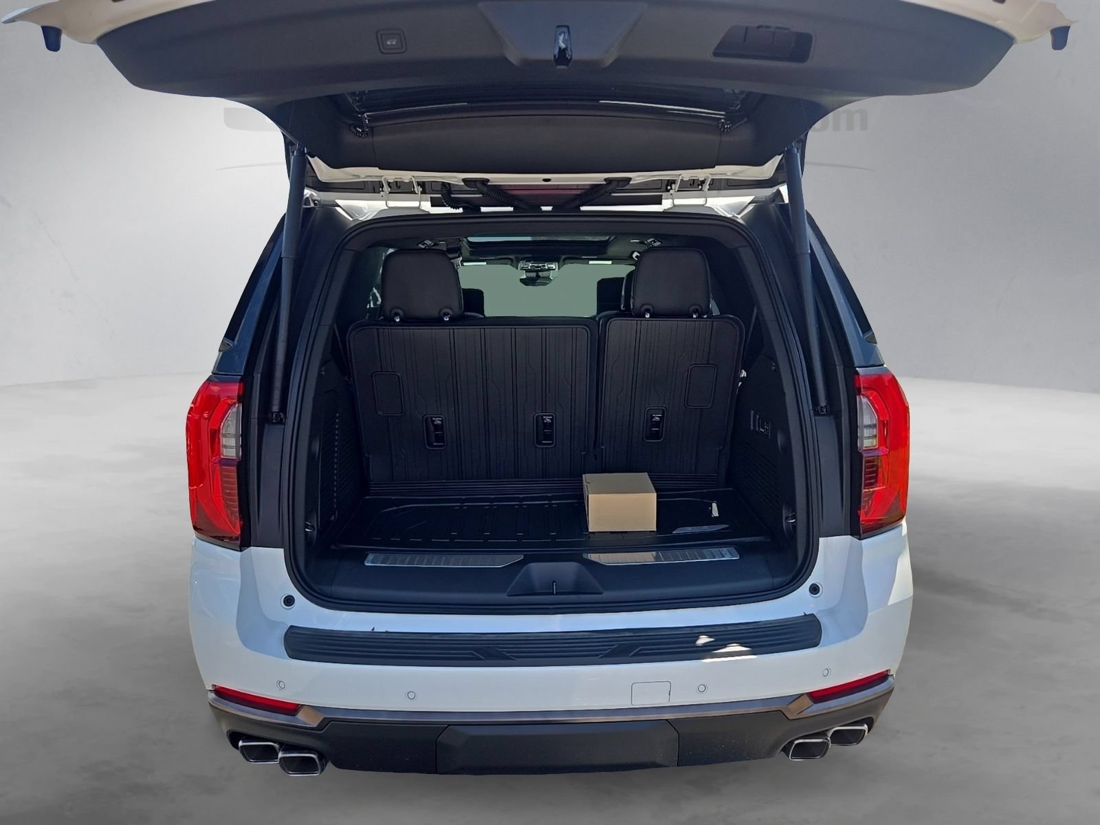2026 GMC Yukon AT4 Ultimate - Photo 12