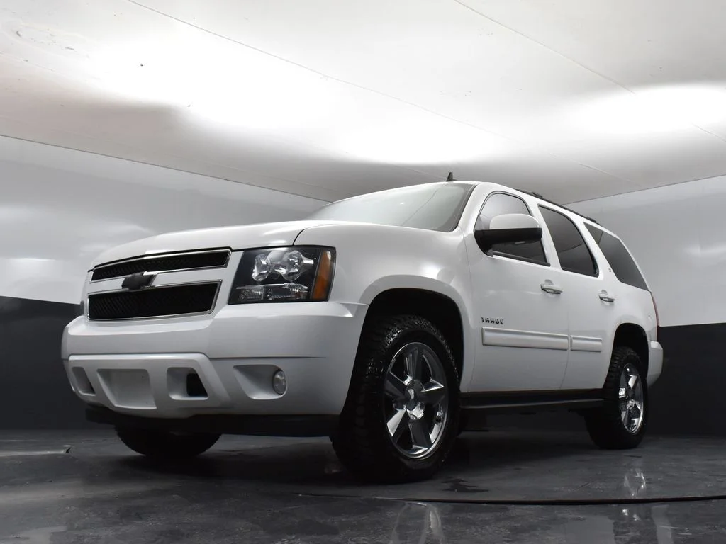 Used 2013 White Chevrolet LT image 37