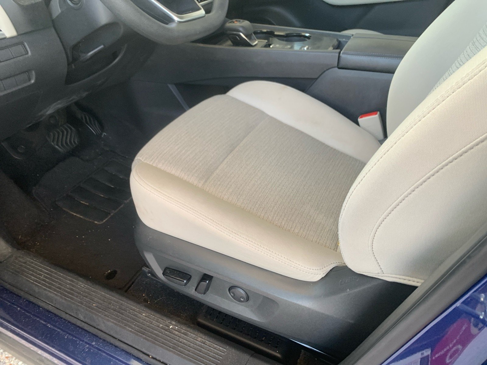 Used 2022 Caspian Blue Metallic Nissan SV image 5