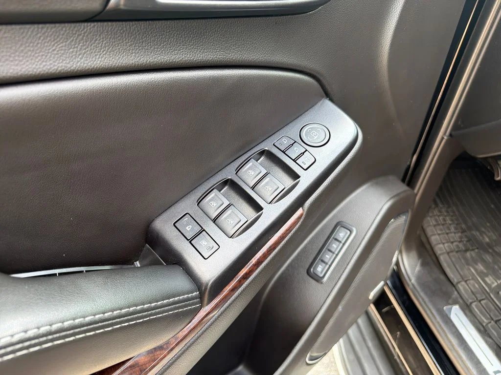 Used 2017 Black GMC SLT image 20