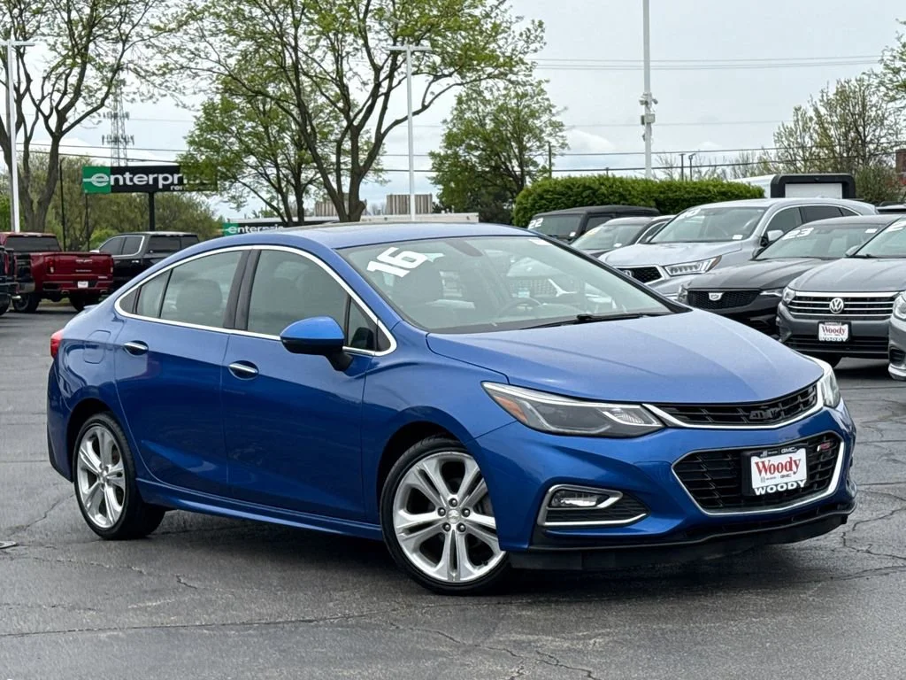 Used 2016 Chevrolet Cruze Premier with VIN 1G1BG5SM3G7307898 for sale in Naperville, IL