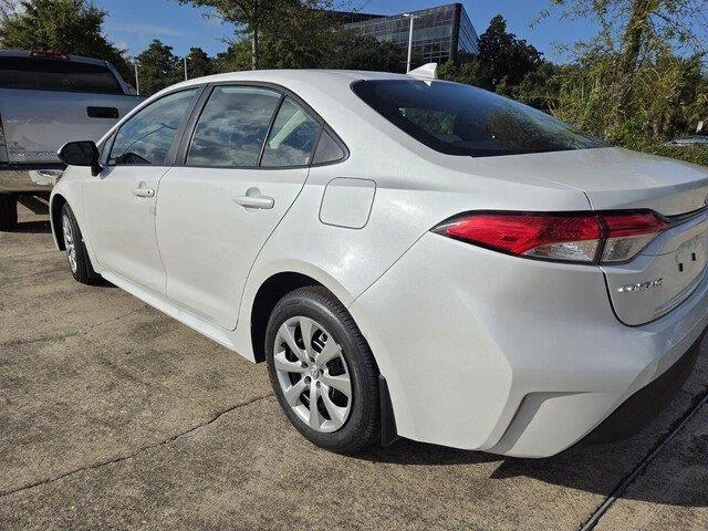 Used 2026 Wind Chill Pearl Toyota LE image 3
