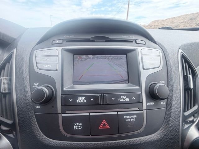 Used 2015 Gray Hyundai SE image 18