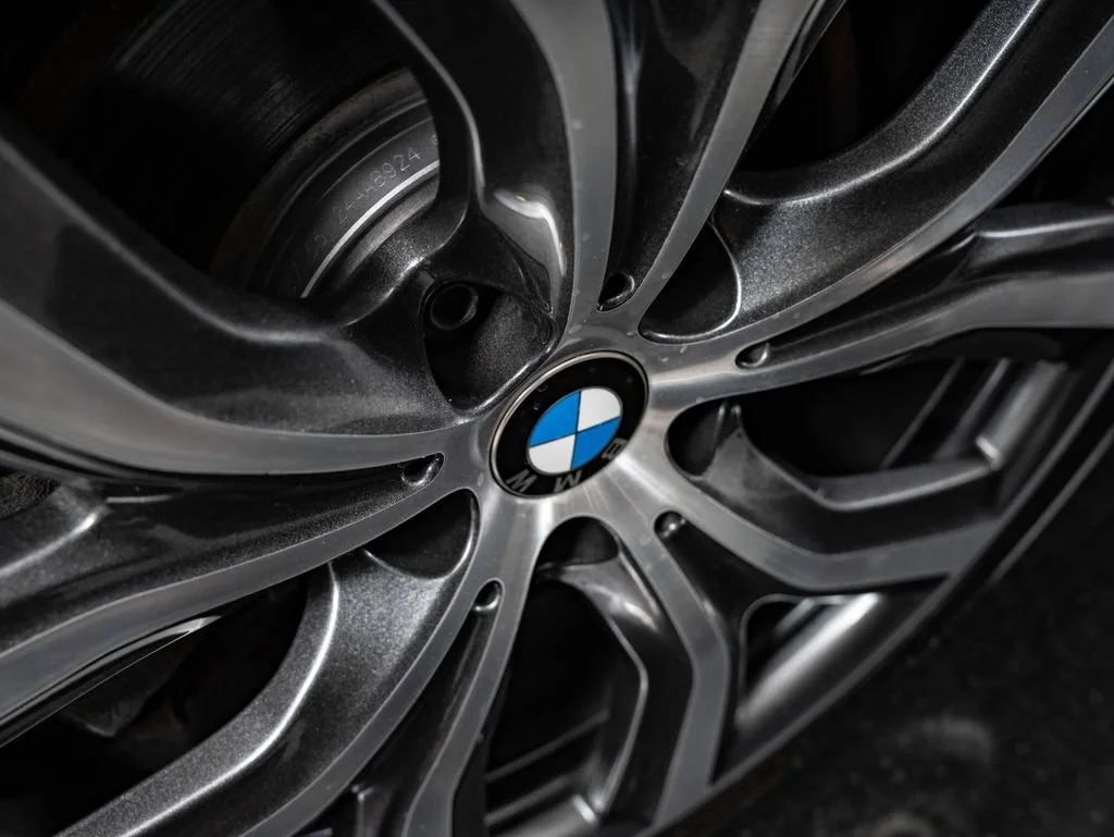 Used 2018 Mineral Gray Metallic BMW xDrive28i image 8