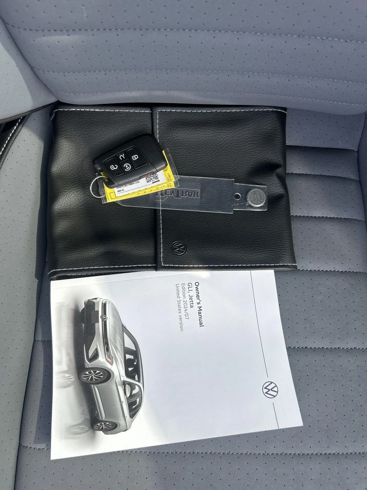 Certified Used 2025 WHITE Volkswagen SE image 20