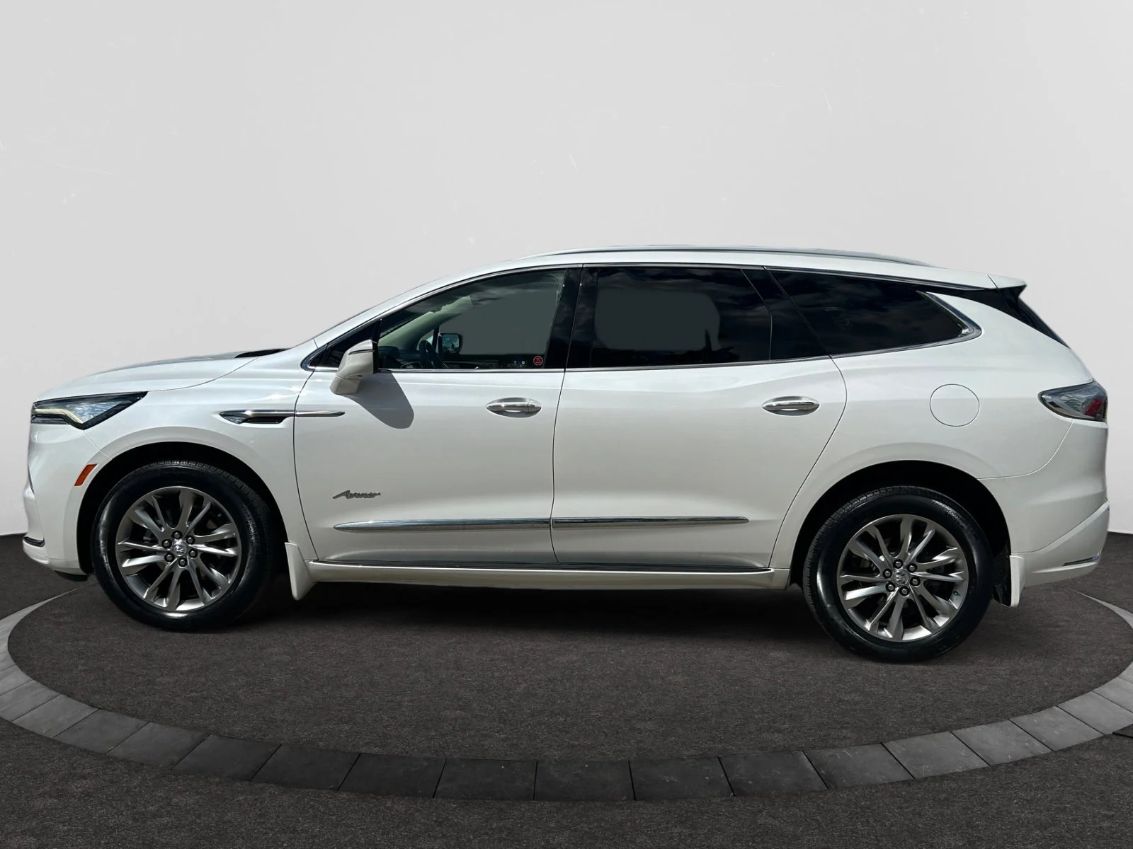 Used 2023 White Buick Avenir AWD image 2