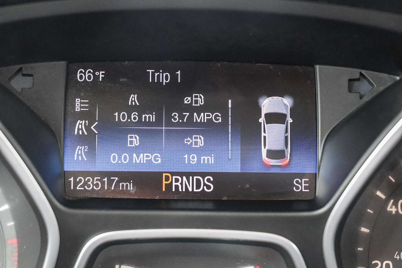 Used 2018 Magnetic Metallic Ford SEL image 19