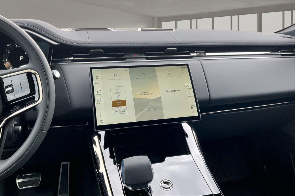 New 2026 Santorini Black LAND ROVER Dynamic SE image 7