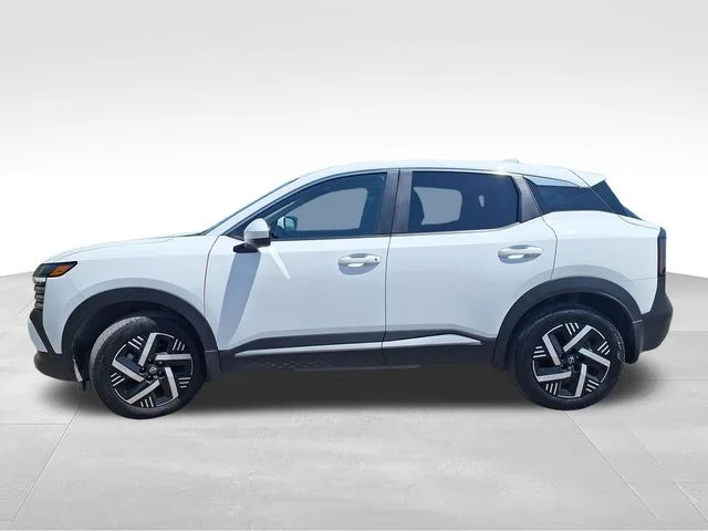 Used 2025 White Nissan SV image 5