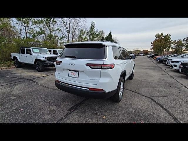 New 2025 Bright White Clear-Coat Exterior Paint Jeep Laredo X image 19