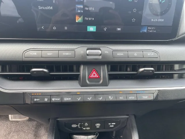 2025 Kia K4 LXS - Photo 24