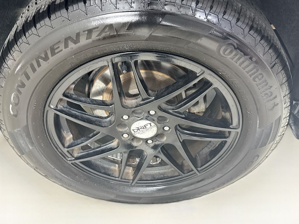 Used 2018 Magnetic Black Nissan S image 38