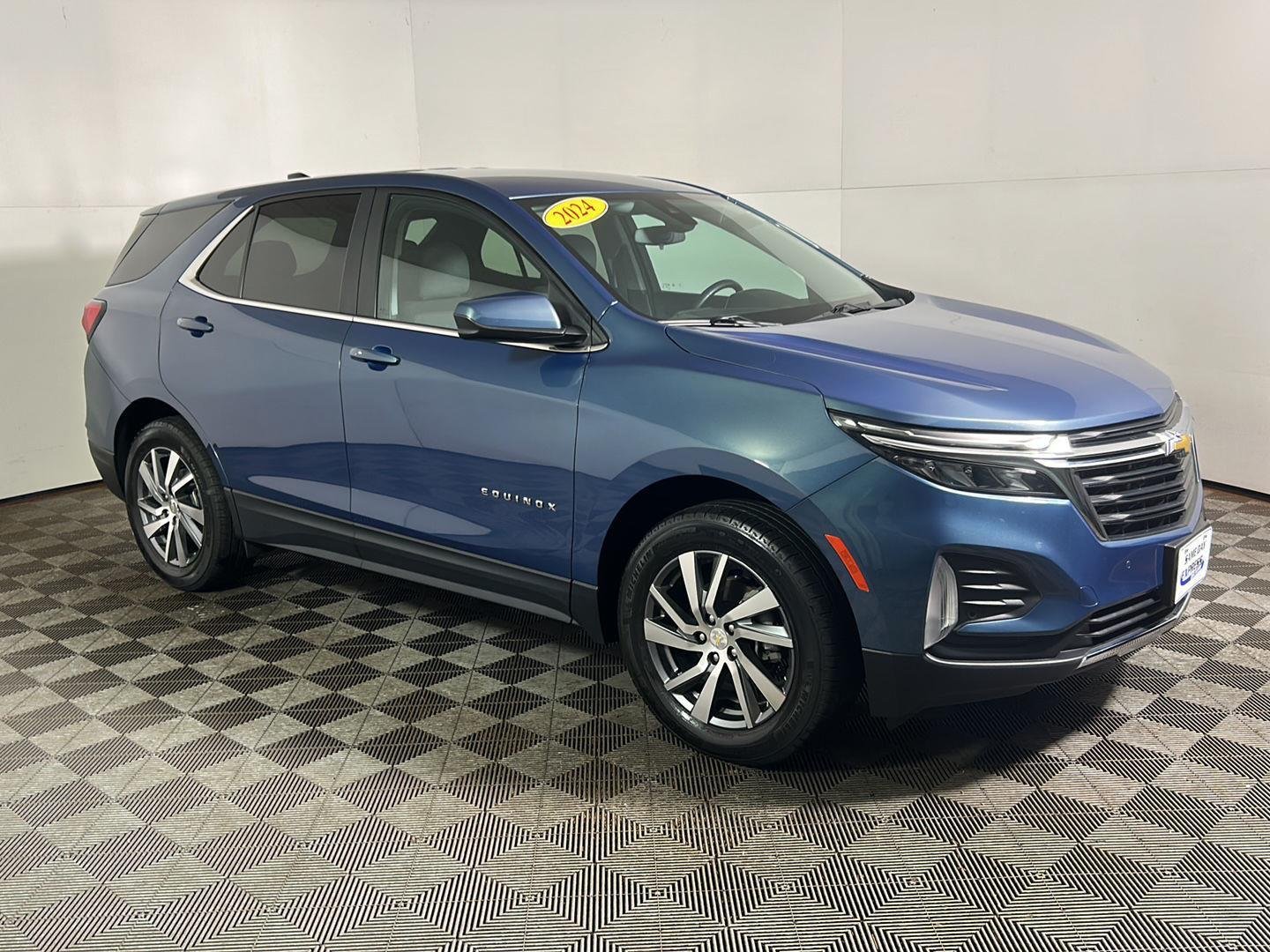 Used 2024 Lakeshore Blue Metallic Chevrolet LT image 5