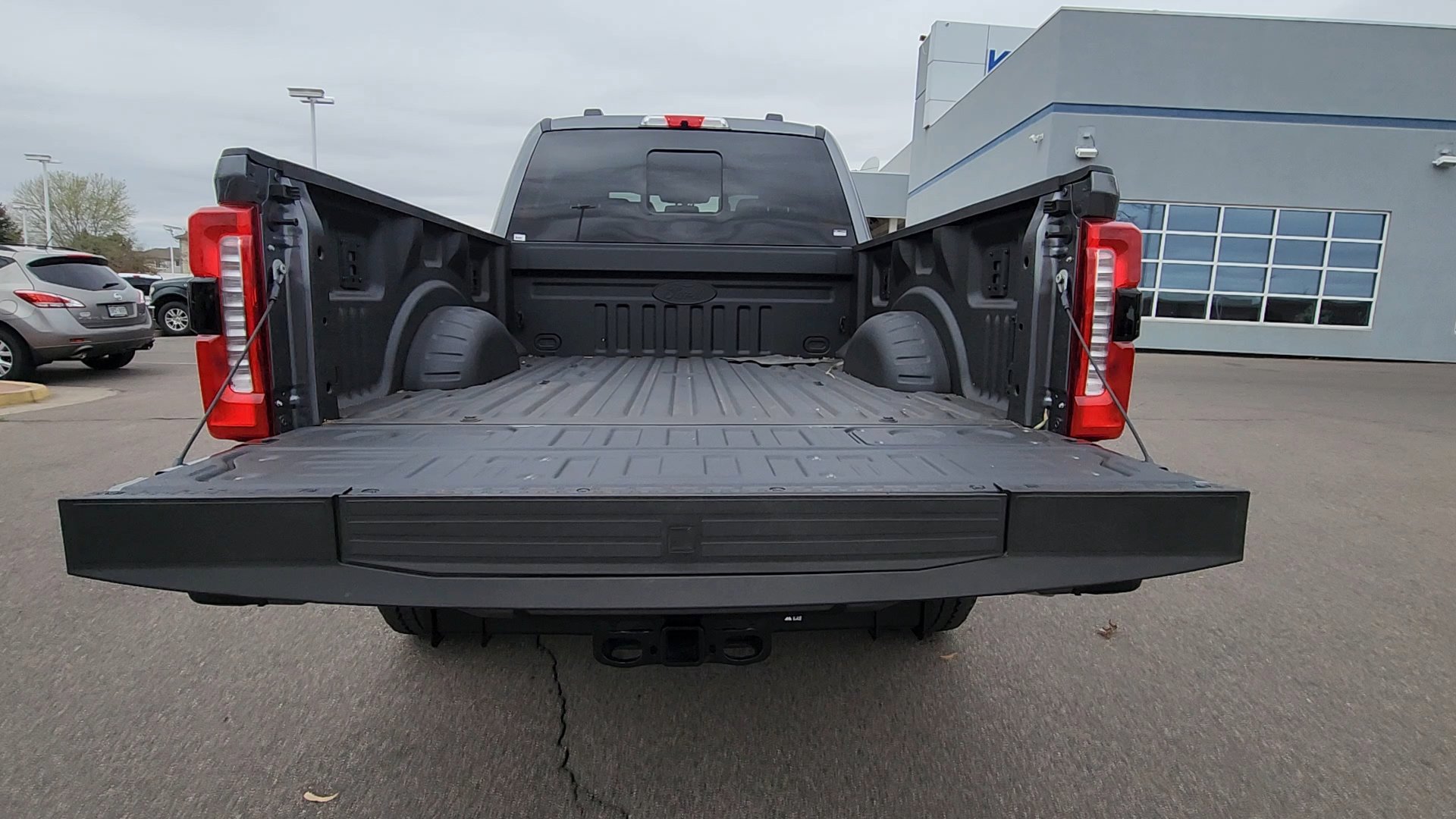 New 2026 Carbonized Gray Metallic Ford LARIAT image 39