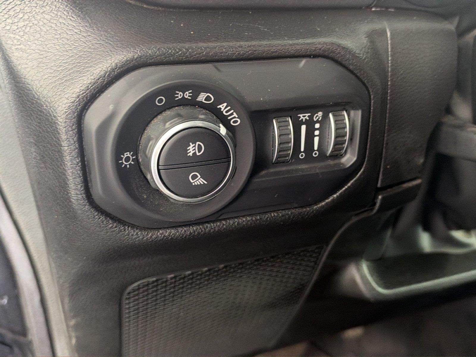 Used 2022 Granite Crystal Metallic Clearcoat Jeep Mojave image 12