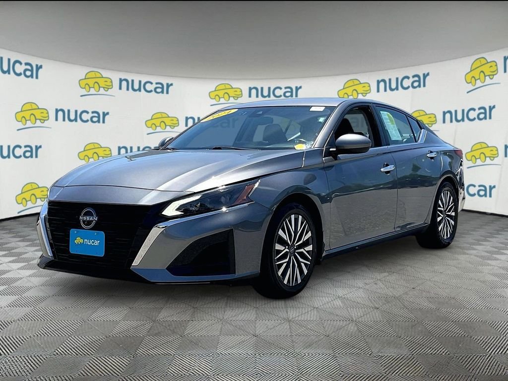 Used 2024 Gray Nissan 2.5 SV image 3