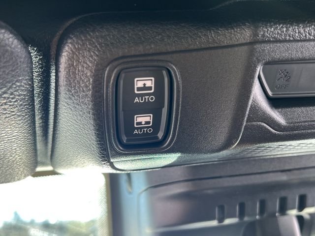 2025 Jeep Wrangler 4-Door Sahara - Photo 30