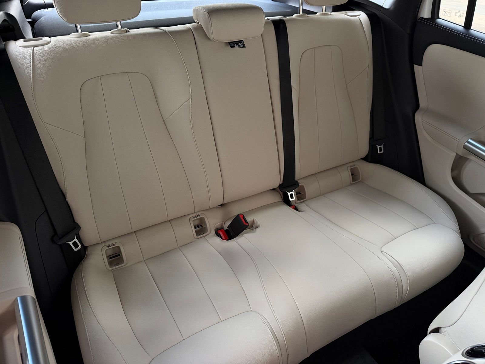 New 2026 Polar White Mercedes-Benz GLA 250 image 17