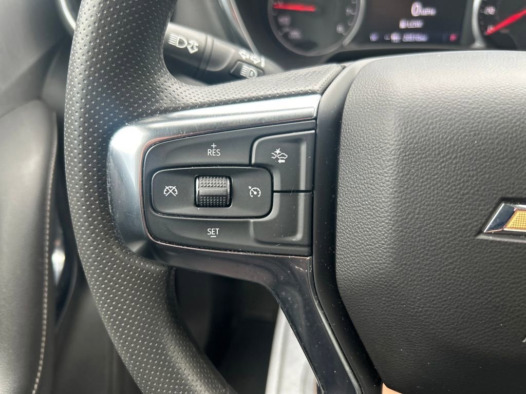 Used 2024 Summit White Chevrolet 2LT image 23