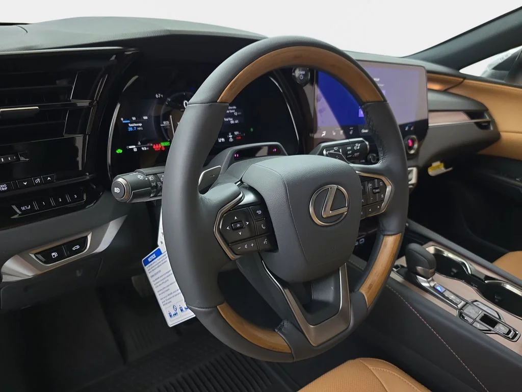 New 2026 Eminent White Pearl Lexus PREMIUM image 16