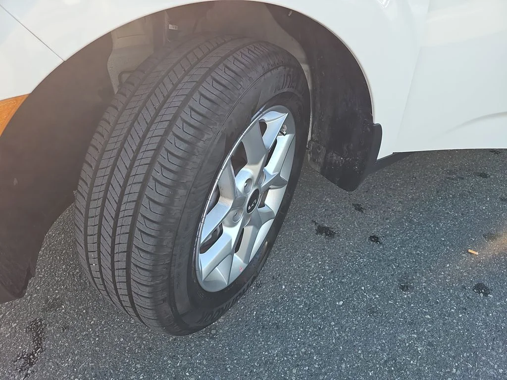 Used 2025 White Kia LX image 30
