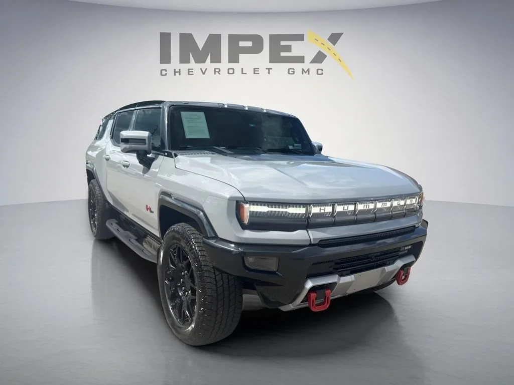 Used 2025 Meteorite Metallic (Grey) GMC 2X image 7