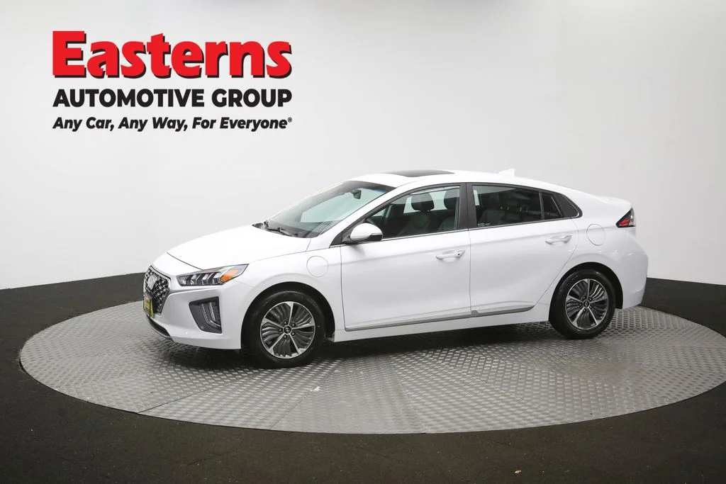 Used 2021 White Hyundai Limited image 63