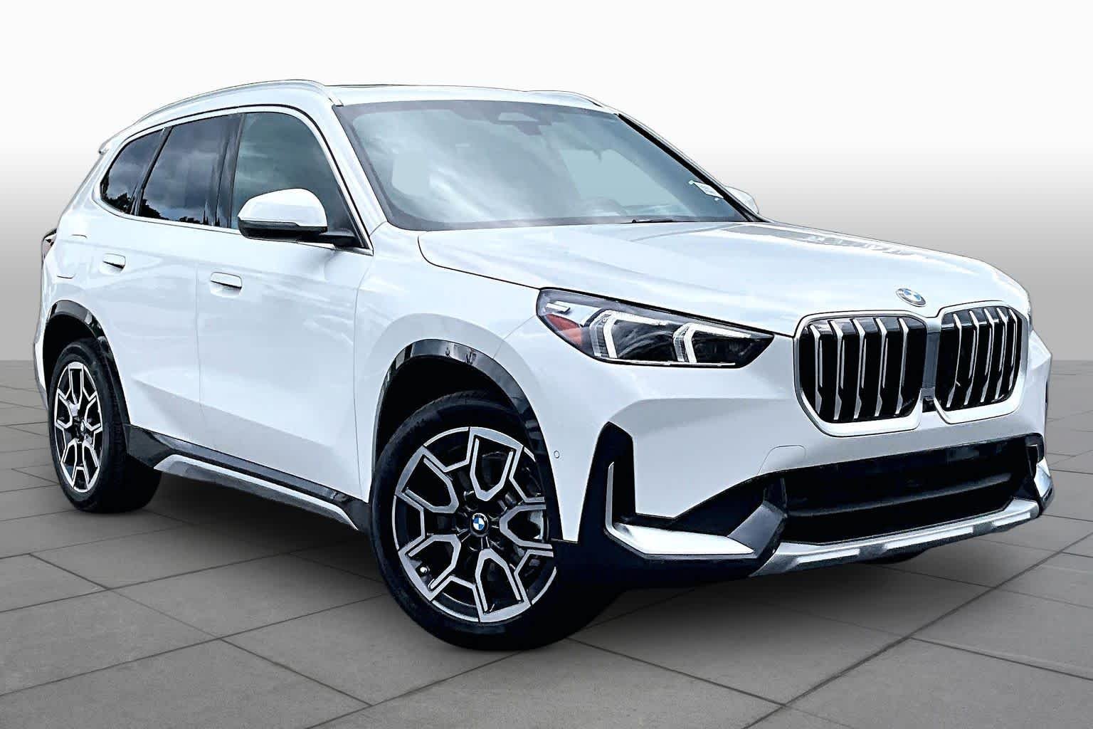 New 2026 Alpine White BMW xDrive28i image 2