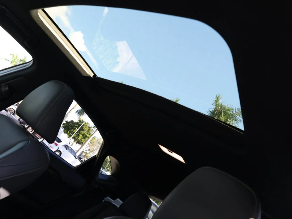 Used 2020 White Lexus 300 Base image 17
