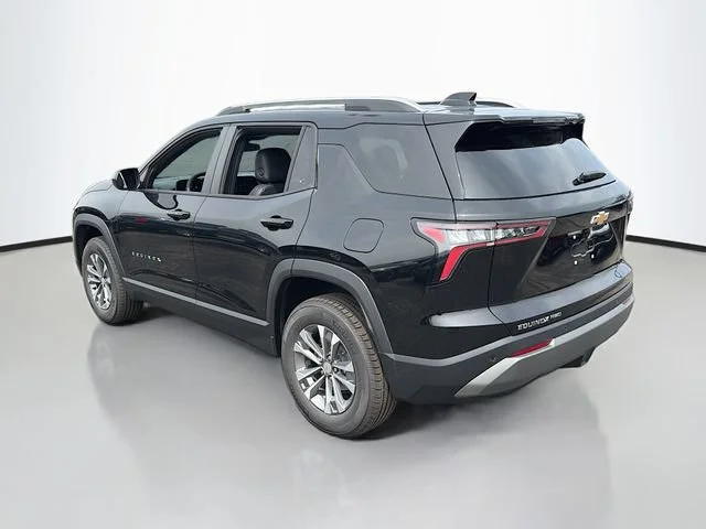 2027 Chevrolet Equinox LT - Photo 10