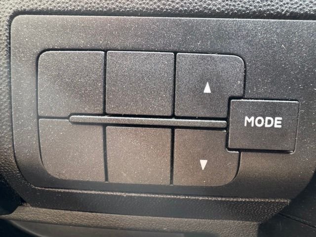 Used 2018 Bright White Clearcoat Ram Base image 9