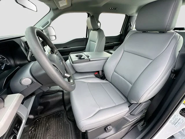 New 2026 Oxford White Ford XL image 14