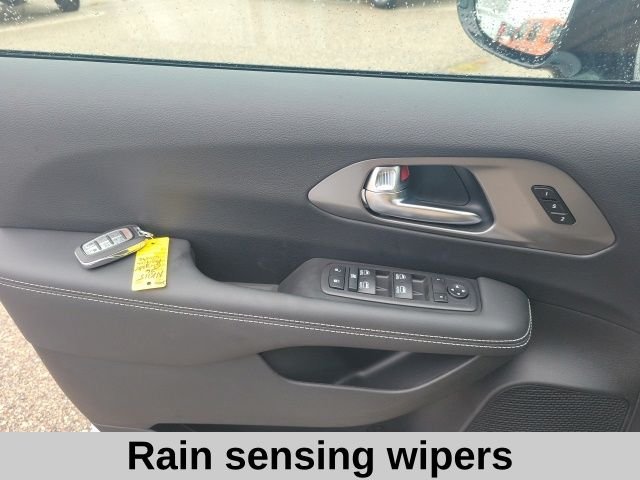 2026 Chrysler Pacifica Select - Photo 16