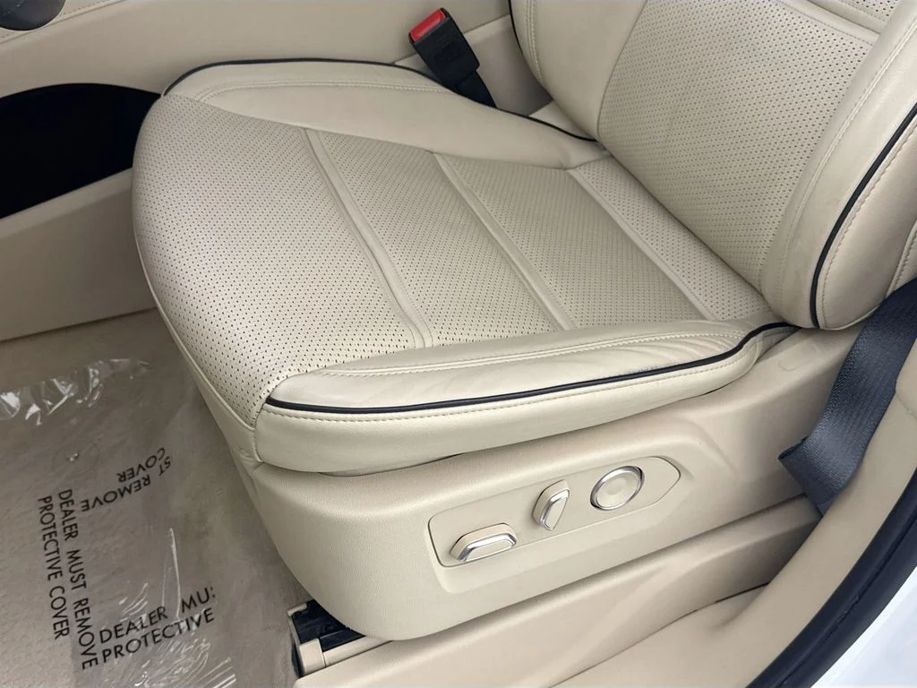 Used 2024 White Cadillac Premium image 19