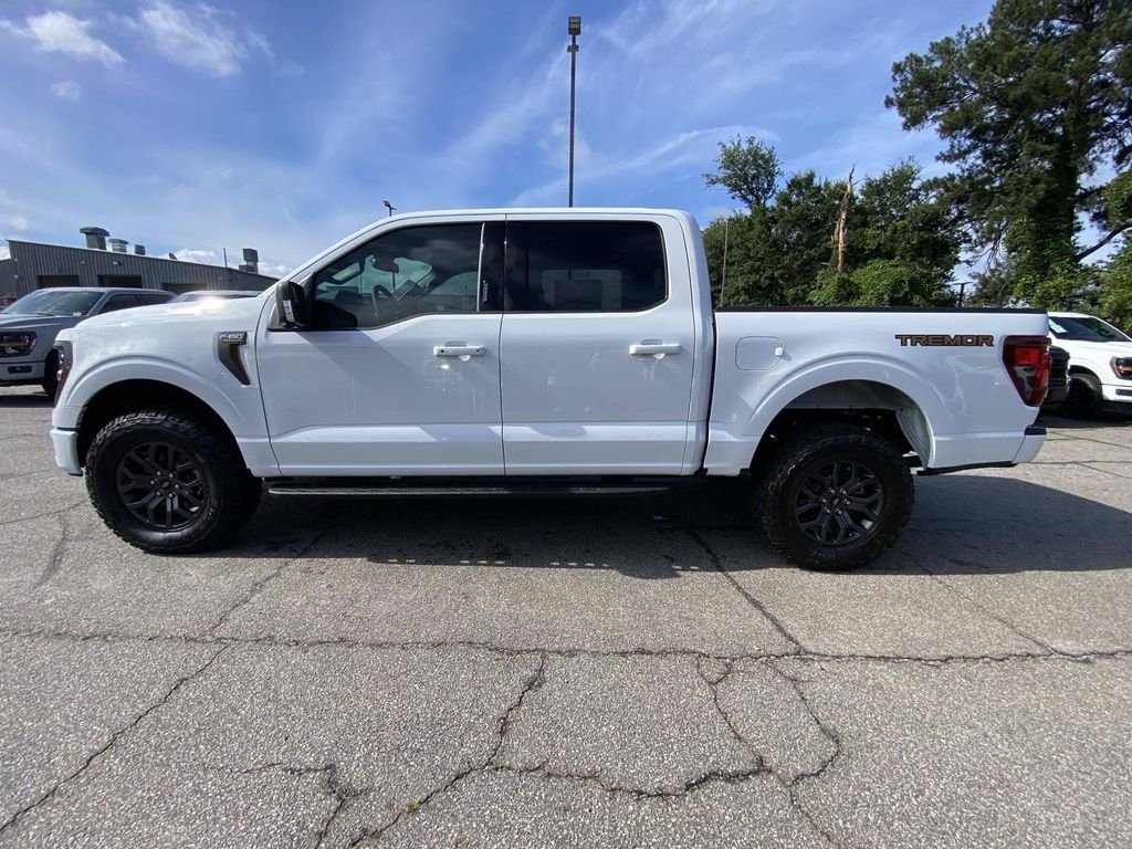 New 2026 Oxford White Ford Tremor® image 6