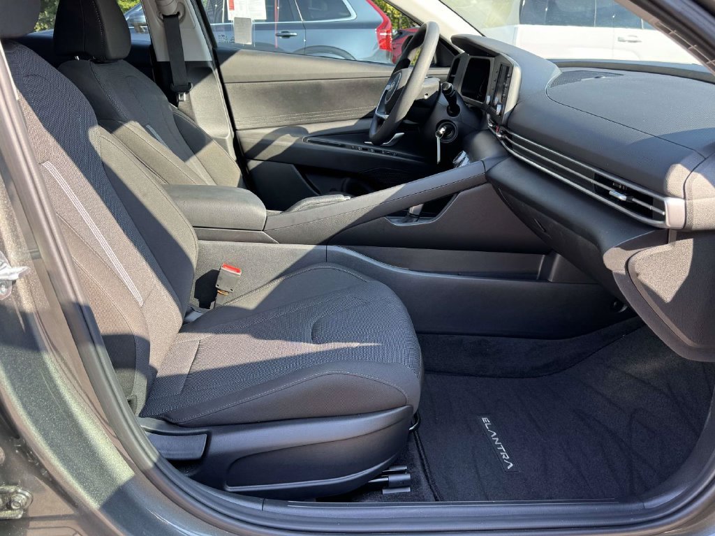 Used 2025 Gray Hyundai SE image 15