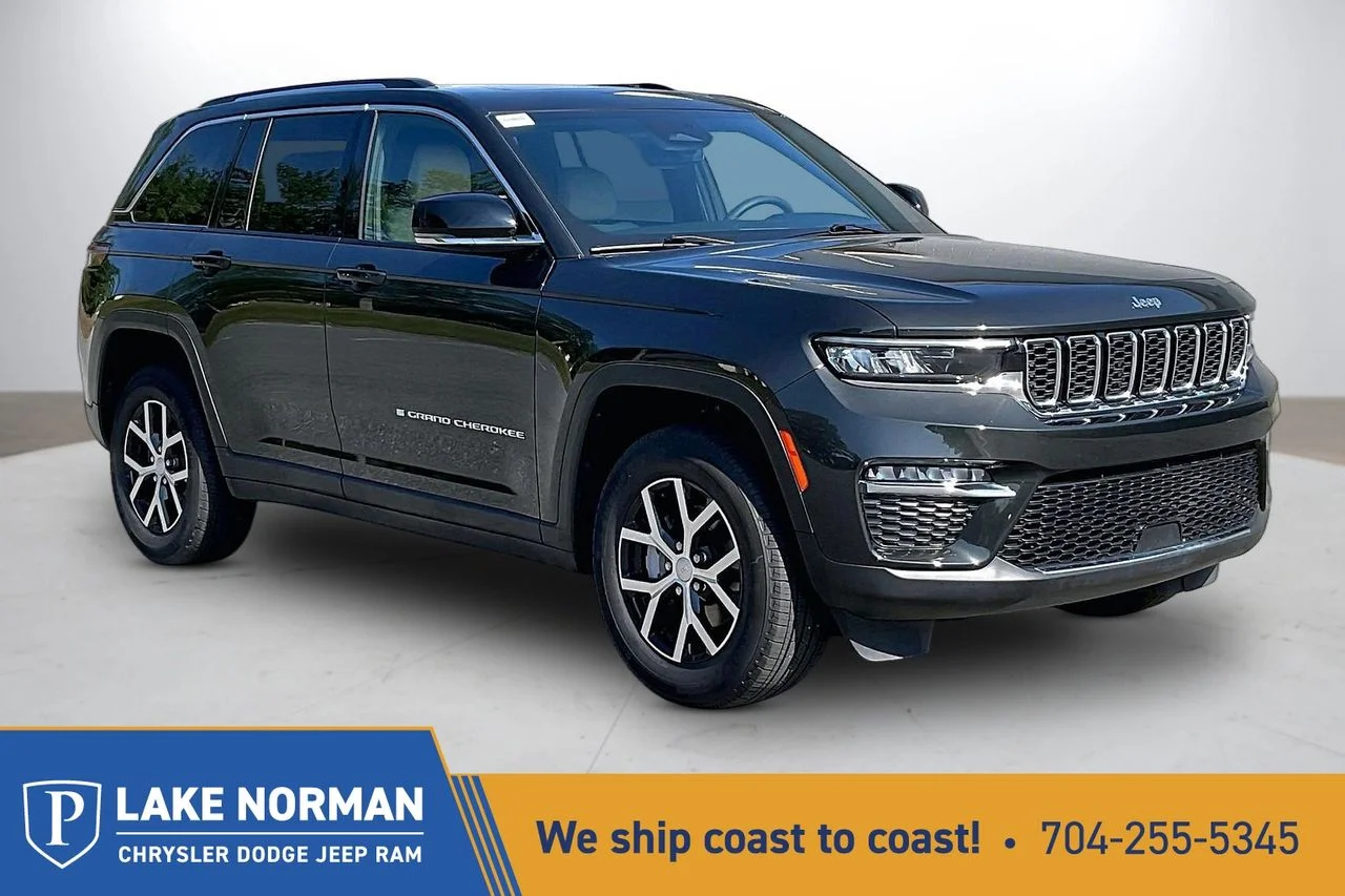 Certified Used 2023  Jeep Limited image 1