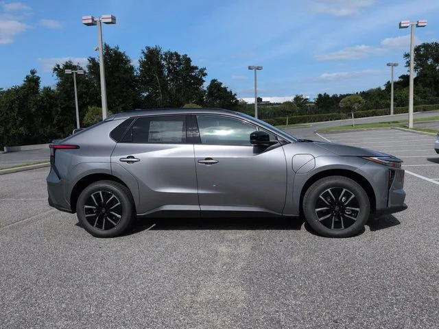 New 2026 Heavy Metal Toyota XLE image 3